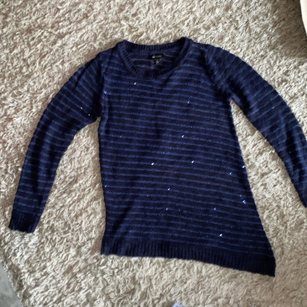 AB Studio light weight 2 tone dark blue sweater. Size medium